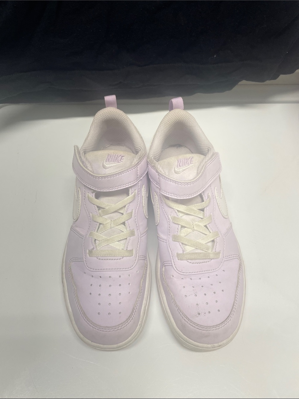Nike Lilac and White Kids Sneakers with Velcro Strap